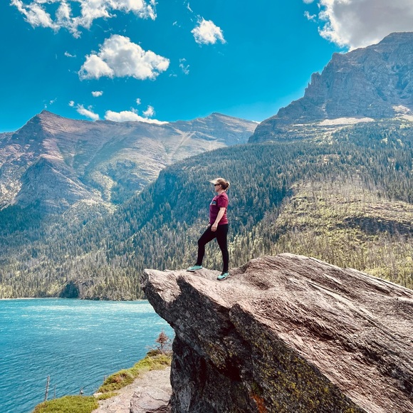 Meet your Posher, Lindsey - Picture 1 of 1